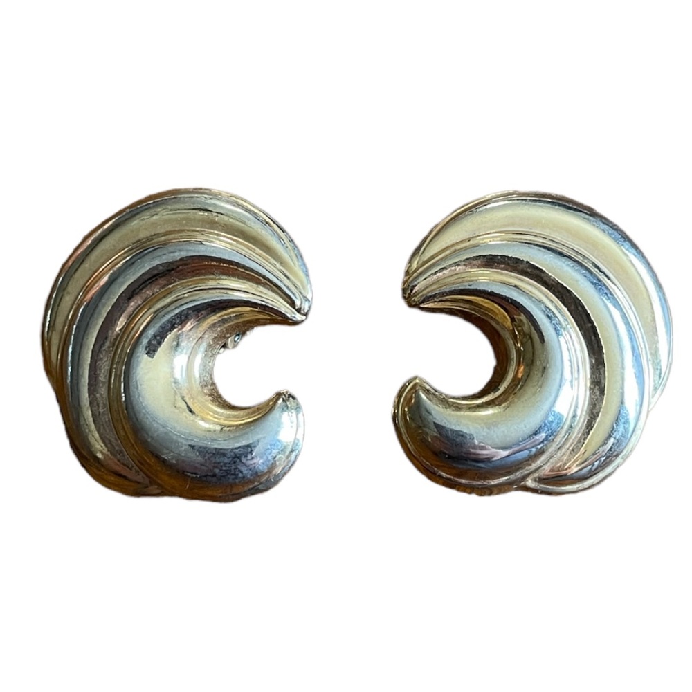 Gold Seashell Clip on Earrings
